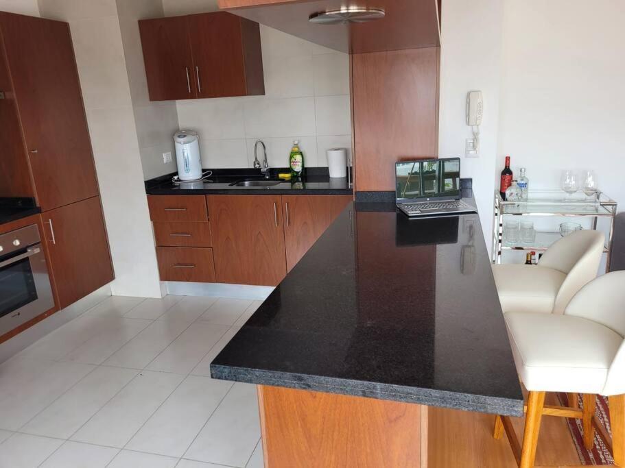 Moderno Departamento Cerca Al Malecon Lima