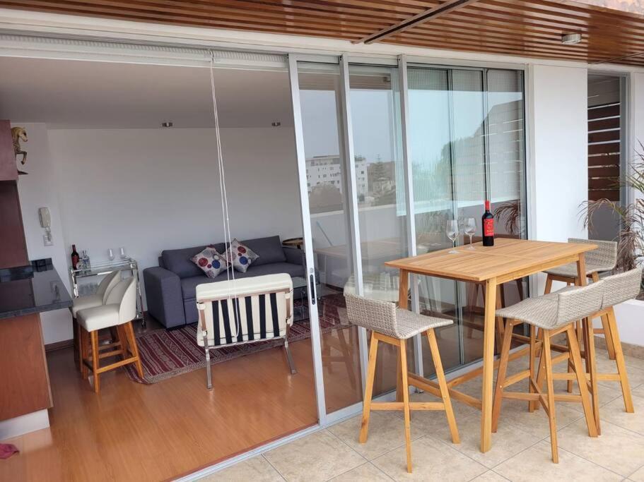 Moderno Departamento Cerca Al Malecon * Lima