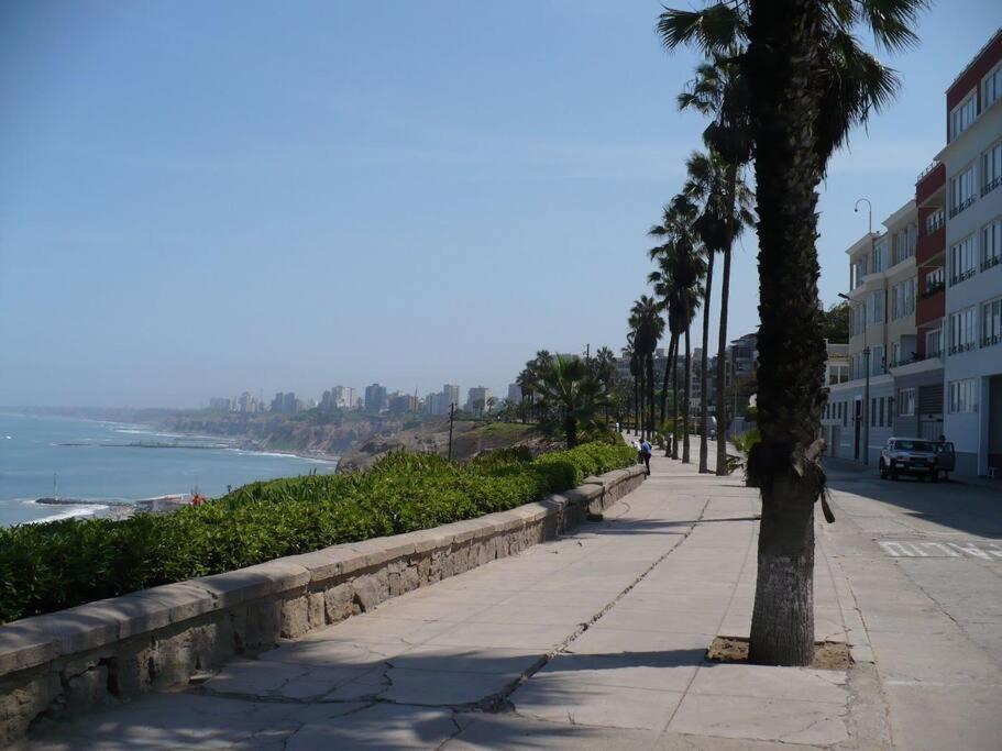 Moderno Departamento Cerca Al Malecon Apartamento